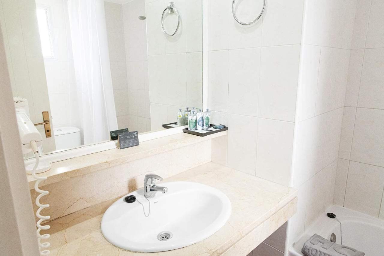 One-Bedroom Apartment,665916510:JPEG