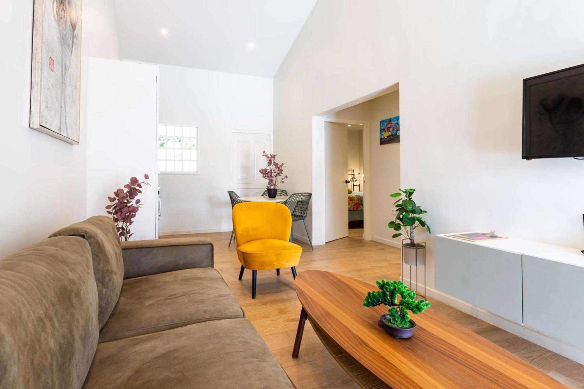 Two-Bedroom Apartment,1619297382:JPEG