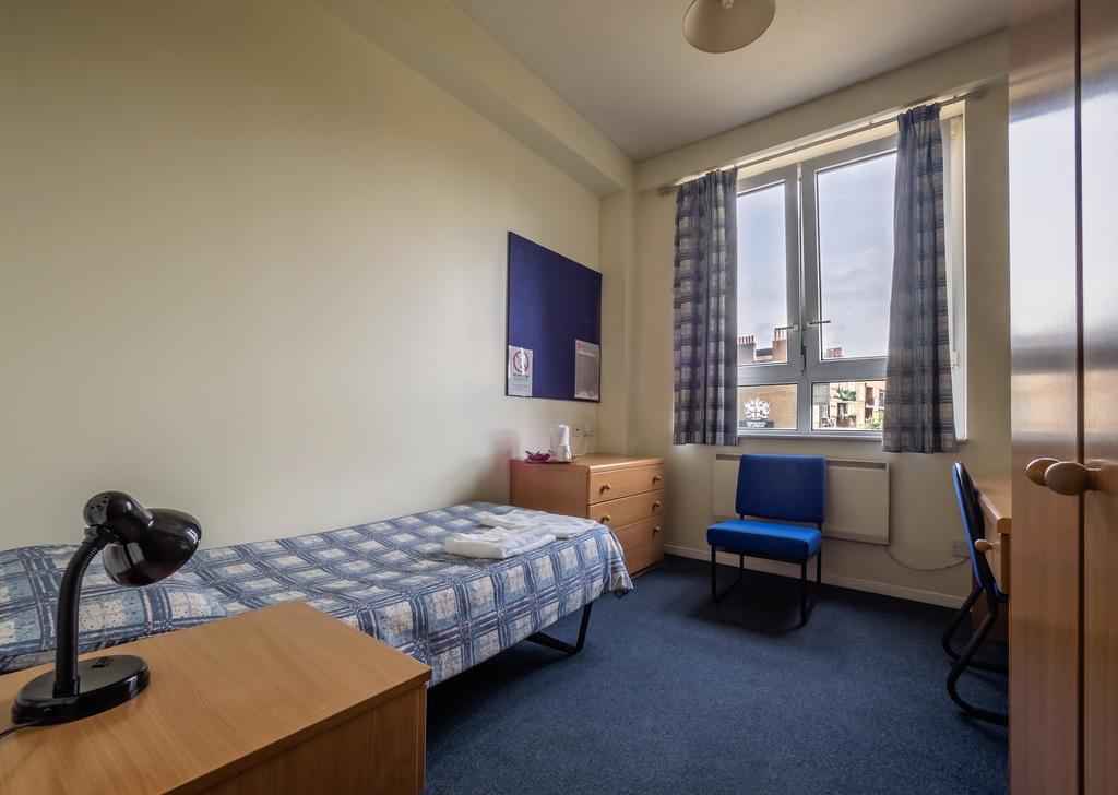 Eenpersoonskamer met Gedeelde Badkamer
