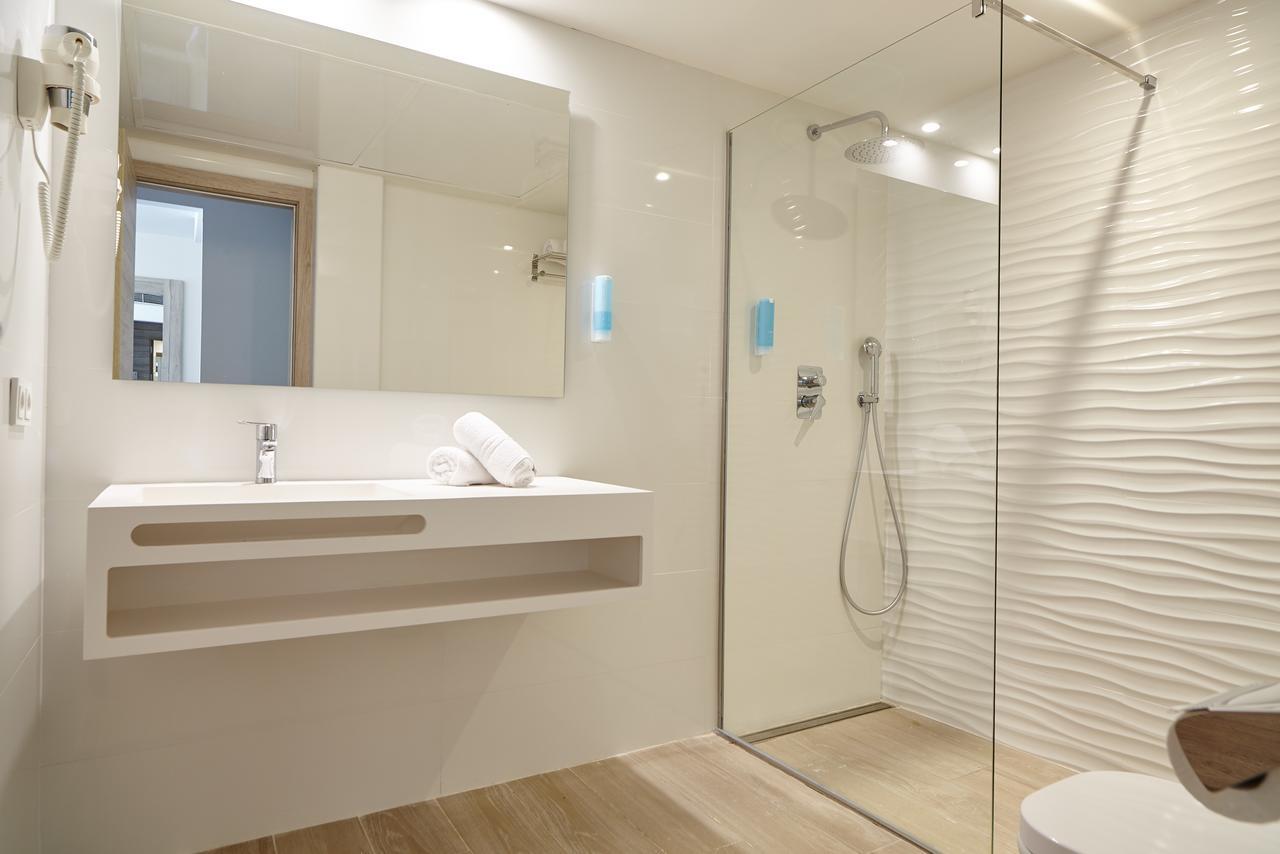 Suite met Zijdelings Uitzicht op Zee