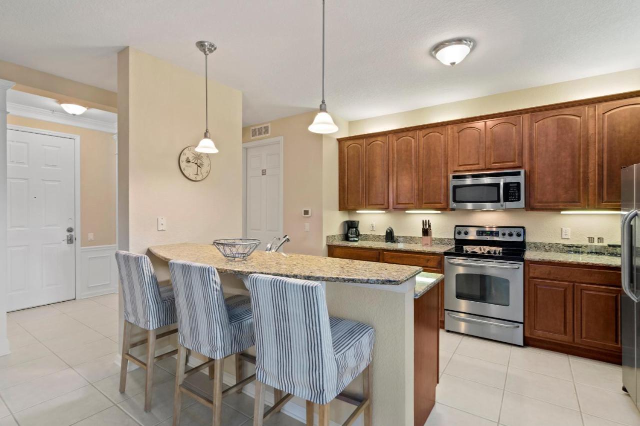 Luxury Three-Bedroom Apartment,721508881:JPEG
