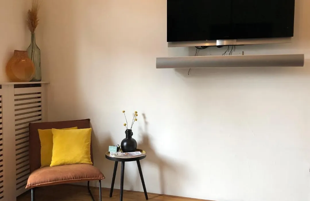 Bolton Boulevard Beach Rooms-1
