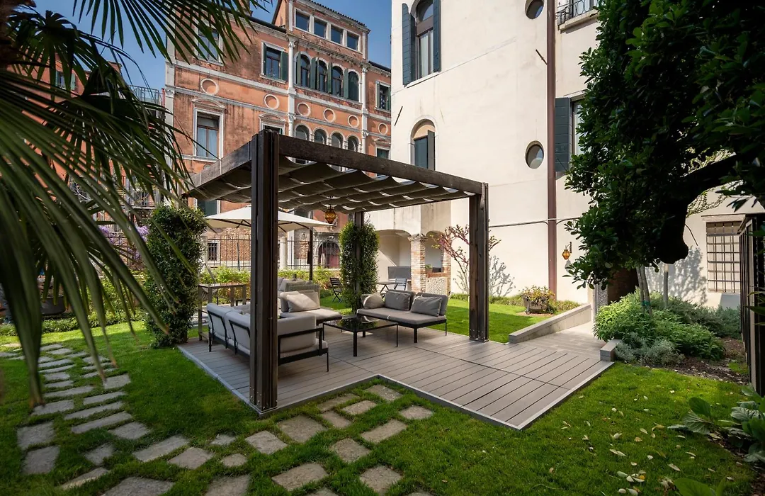 Palazzo Morosini Degli Spezieri - Lifestyle Apartments-1