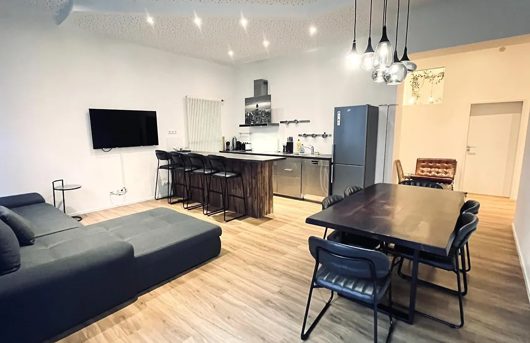 Loft Directly Next To Oktoberfest And Downtown-1