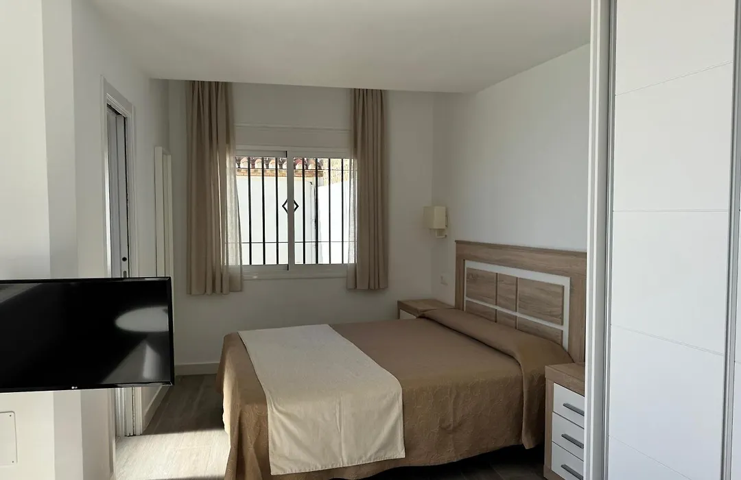 Apartamentos Perla Marina-1