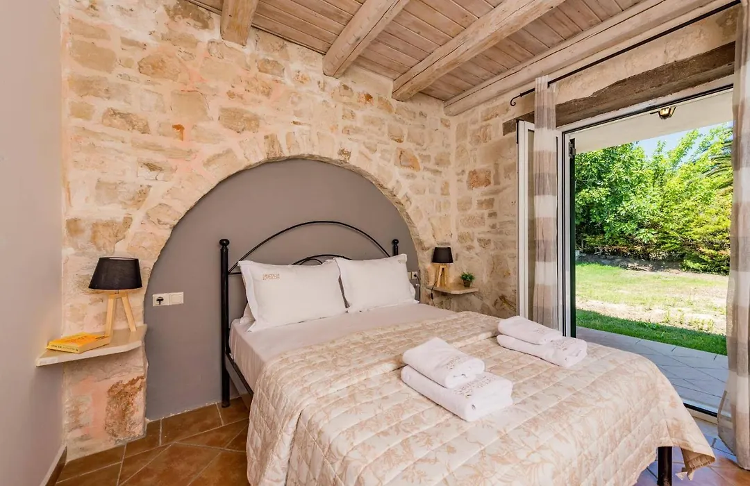 Villa Rizolia Epta By Villa Plus-1