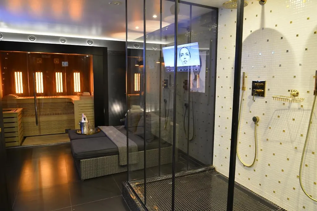 Chambre Avec Jacuzzi Sauna Privatif-1