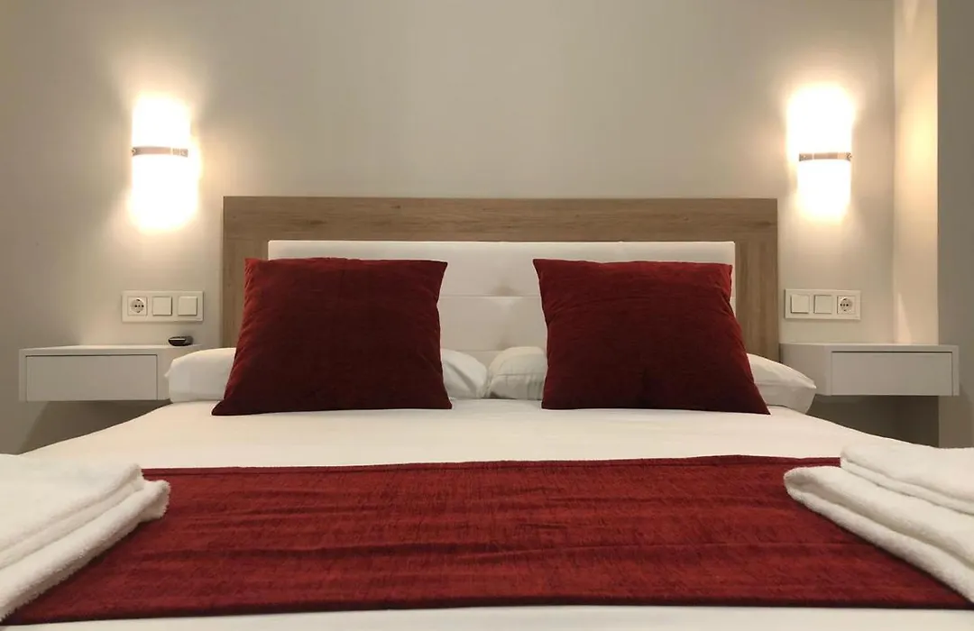 Apartamentos Pinar Malaga Centro - Carreteria-1