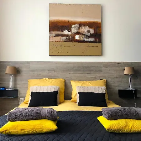 Bolton Boulevard Beach Rooms-2