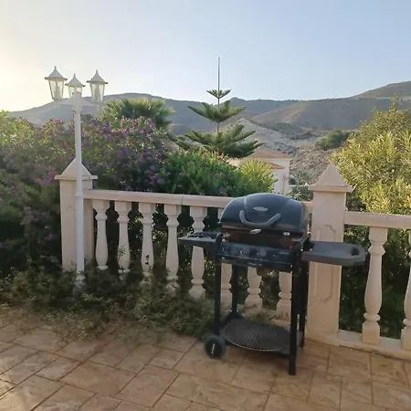 Casa Los Olivos, Villa With A Pool-2