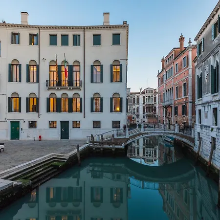 Palazzo Morosini Degli Spezieri - Lifestyle Apartments-3