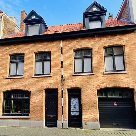 Central Bruges Home With 4 Ensuites-3