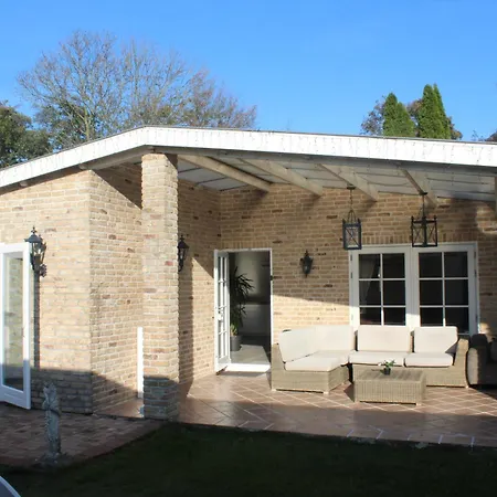 Spaanse Bungalow met ruime tuin nabij Amsterdam-2