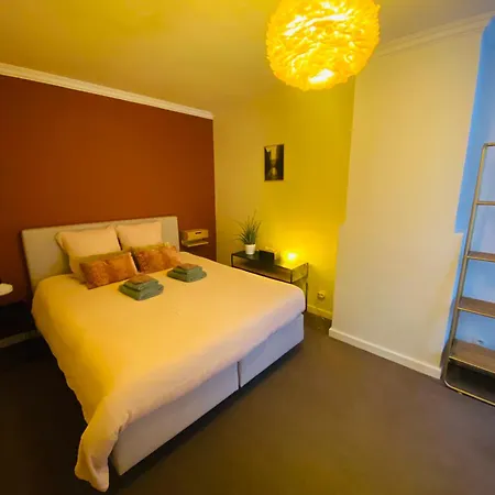 Central Bruges Home With 4 Ensuites-2