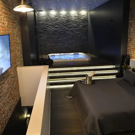 Chambre Avec Jacuzzi Sauna Privatif-2