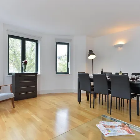 Oxford Apartments-3