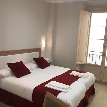 Apartamentos Pinar Malaga Centro - Carreteria-3