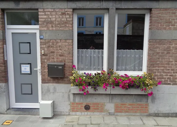 Au Pied De L'Abbaye De Leffe