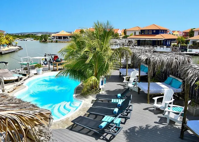 Ocean Breeze Boutique &Marina