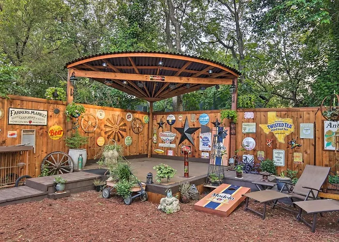 San Antonio Rental W/ Courtyard: Walk To Riverwalk