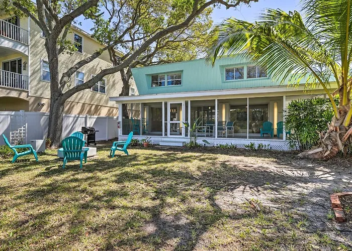 Tropical Waterfront Home: Central Location!