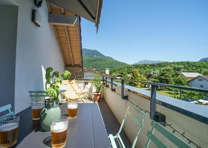 The Azalea Beautiful Quiet Apartment For 4 People!