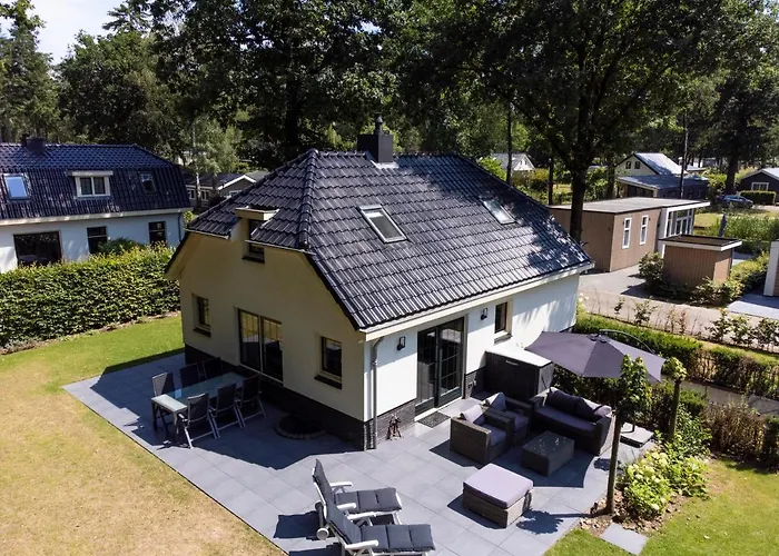 Spacious Luxury Holiday Home/Villa - Ruime Luxe Vakantiewoning/-Villa