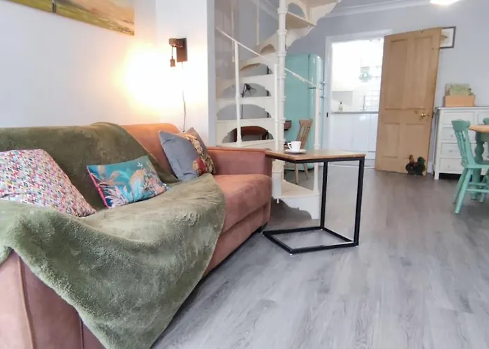 Windsor Cottage: Cosy, Charming, Full Of Character