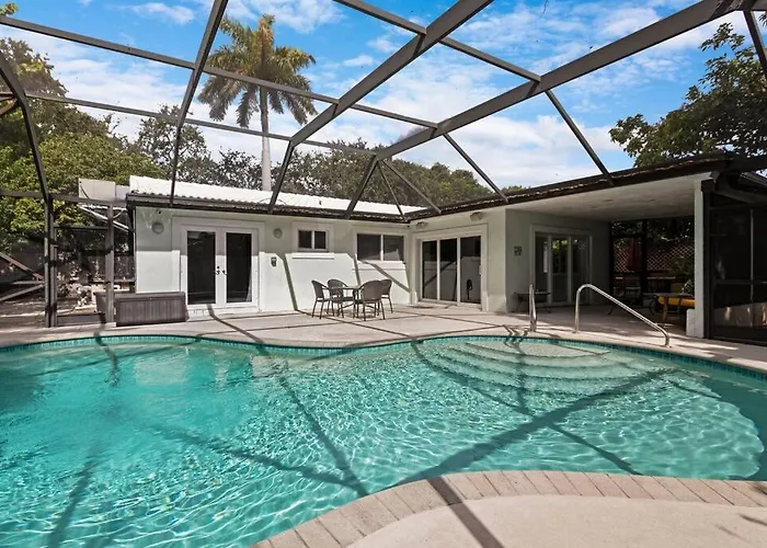 Heated Pool I Soundproof Home I Firepit I 630Mbps