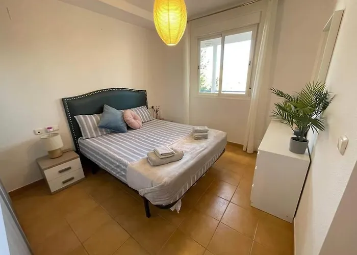 South Facing 1 Bed Apartment, Near Beach