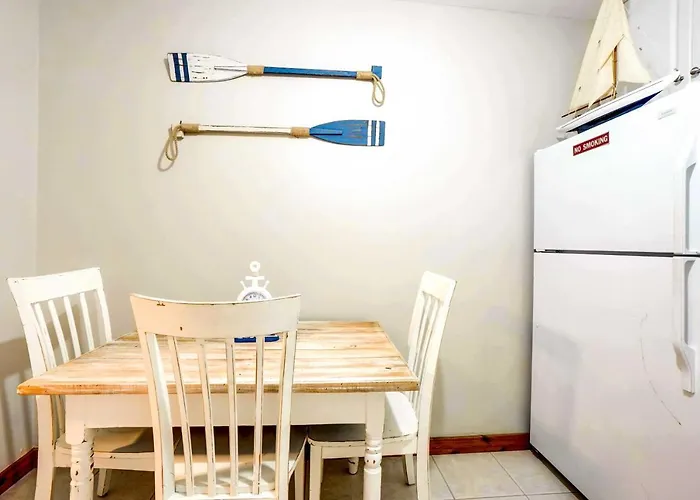 Indian Rocks Beach Cottage, Walk To Beach!