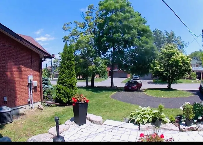 Family Home Near Toronto, Game Room, Backyard, Parking, Self-Checkin