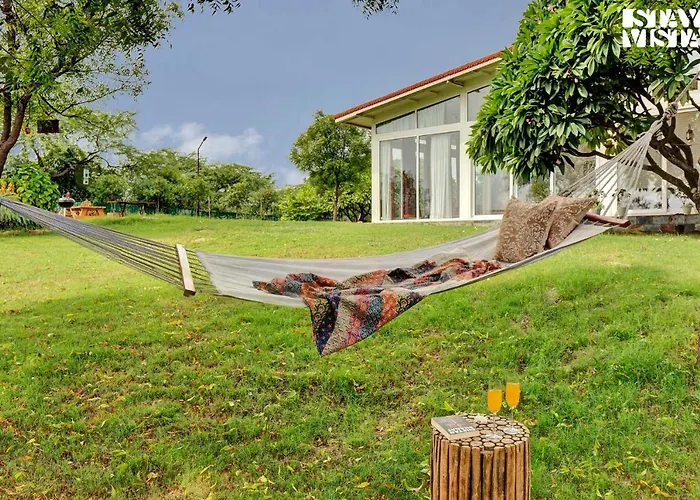 Stayvista At Idyllic Farmhouse - A Glasshouse