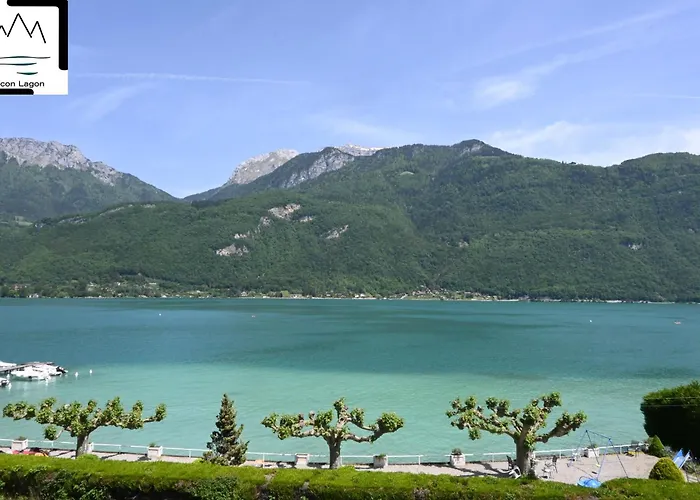 Coconlagon Serenite Au Lac D'Annecy