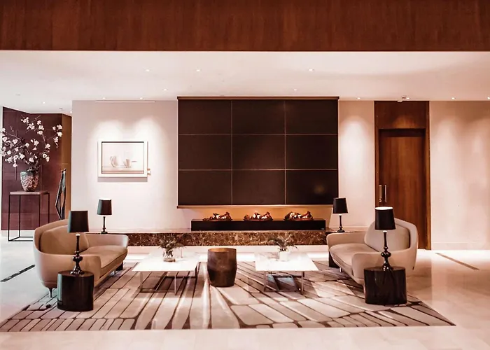  Hilton