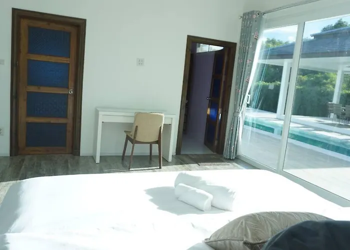CoaSea Pool Villa - 3 Bedrooms 3.5 Bathrooms