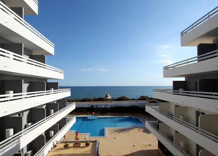 Resort: Hotel Luar