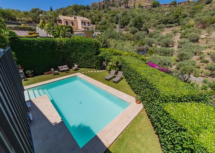 Villa Almond