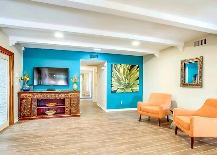 Tranquil Oasis Near Old Town, Hot Tub, Mountain Views