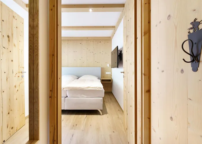 SCHWARZENBACH - Apartments&Rooftop Pool