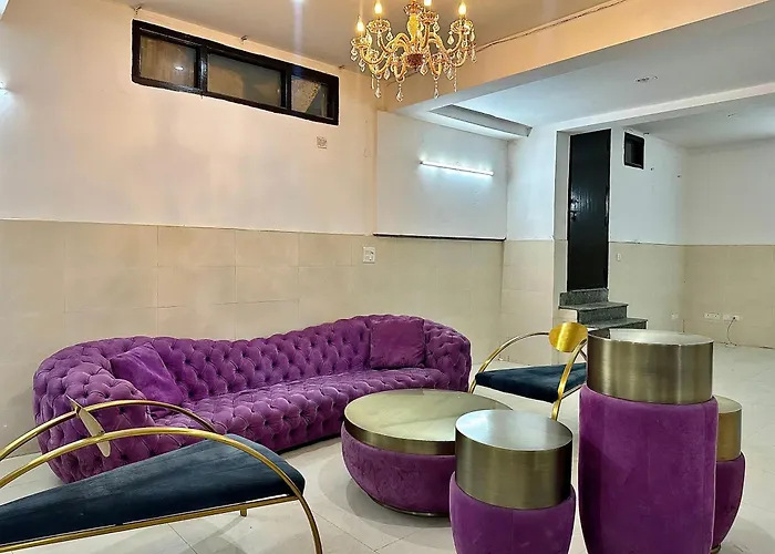 Entire 9 Bhk Villa With Basement Best For Marriages