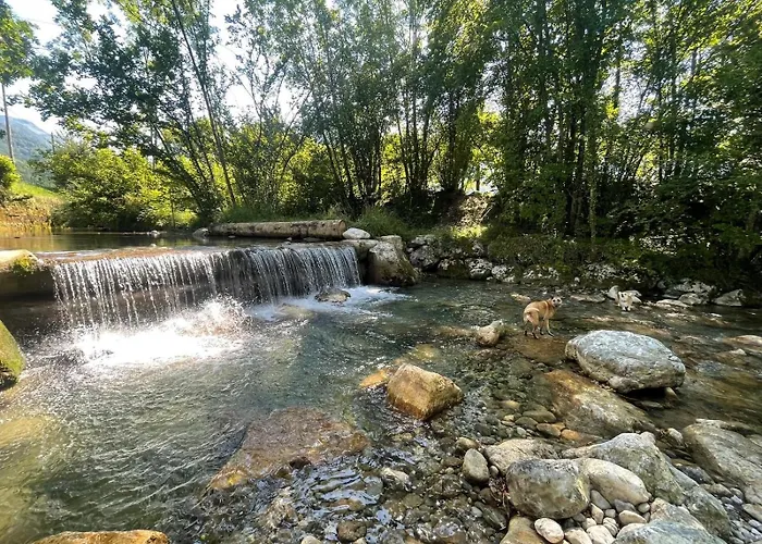 La Cascade Du Lac D'Annecy