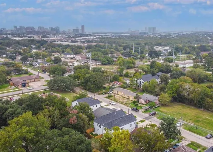 Houston Up Scale Abode