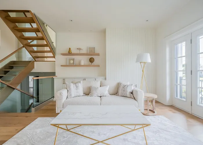 Luxury Home - 5 Min From Airport, 15 To Downtown
