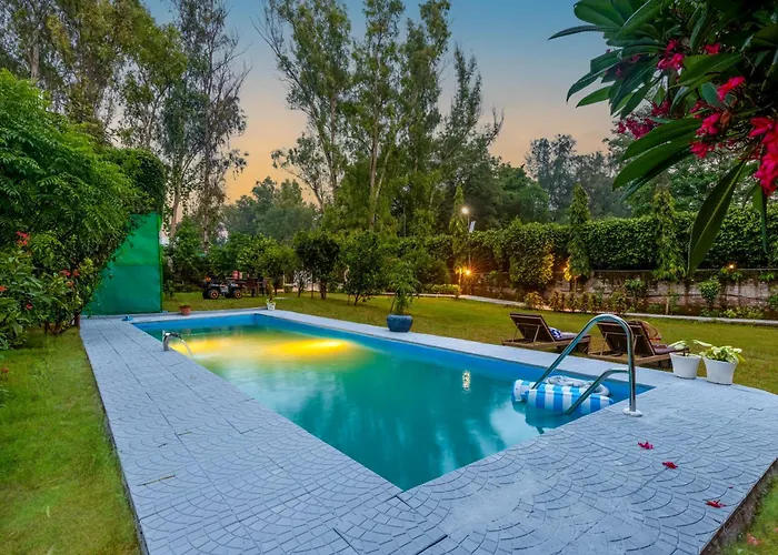 Alaya Stays 3 Bhk Pet Friendly With Pvt Pool - Daffodil