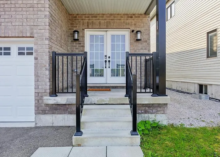 Luxurious And Beautiful, Barrie