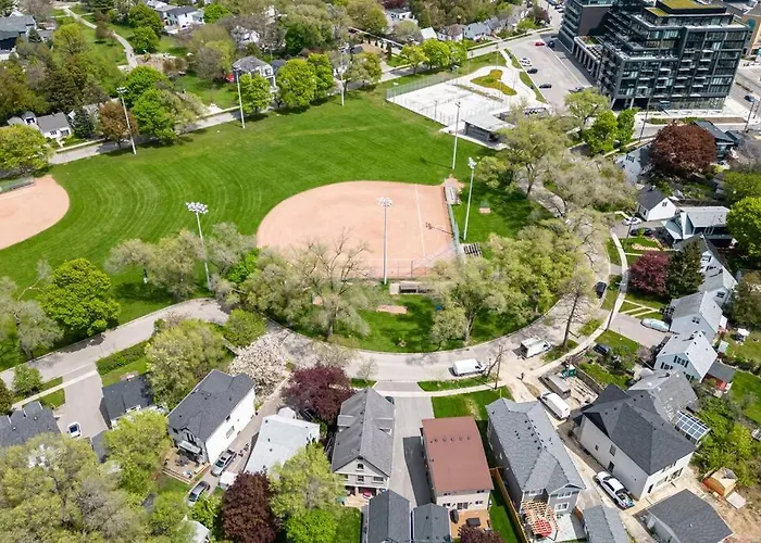 Heritage 3Br Etobicoke Gem, Sherway Gardens, Bbq