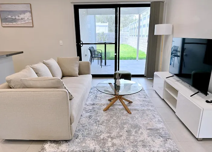 Theme Park Retreat Coomera 5 Beds Villa