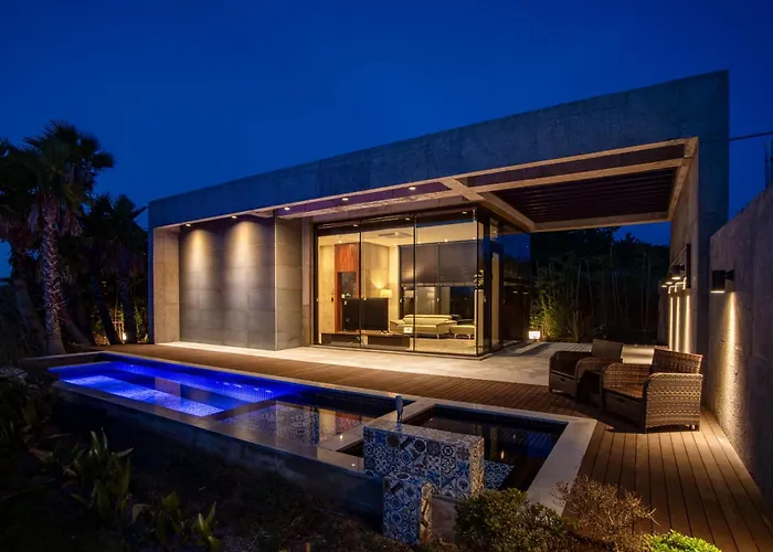 Ceylon Jeju Pool Villa