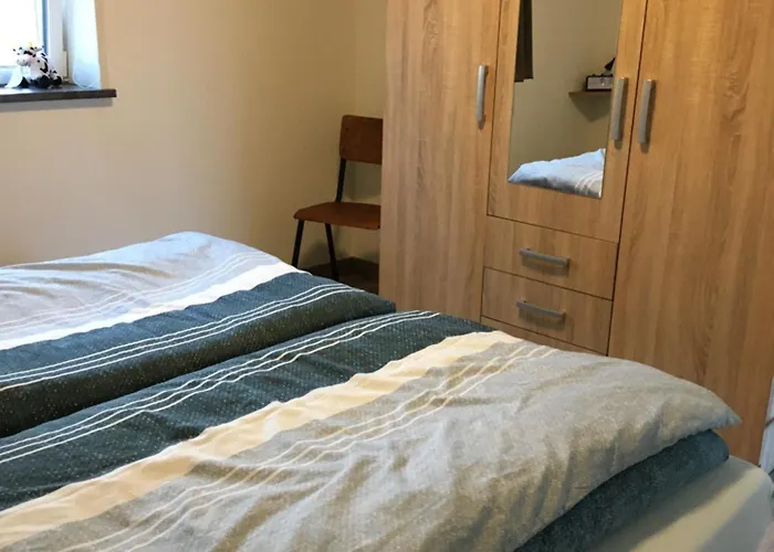 Bungalow op bedrijf met melkkoeien